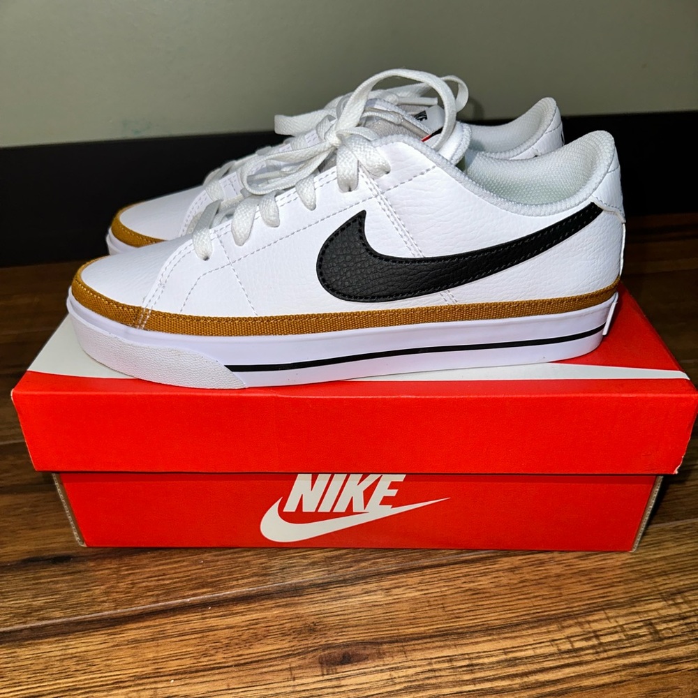 Nike Court Legacy Sneakers